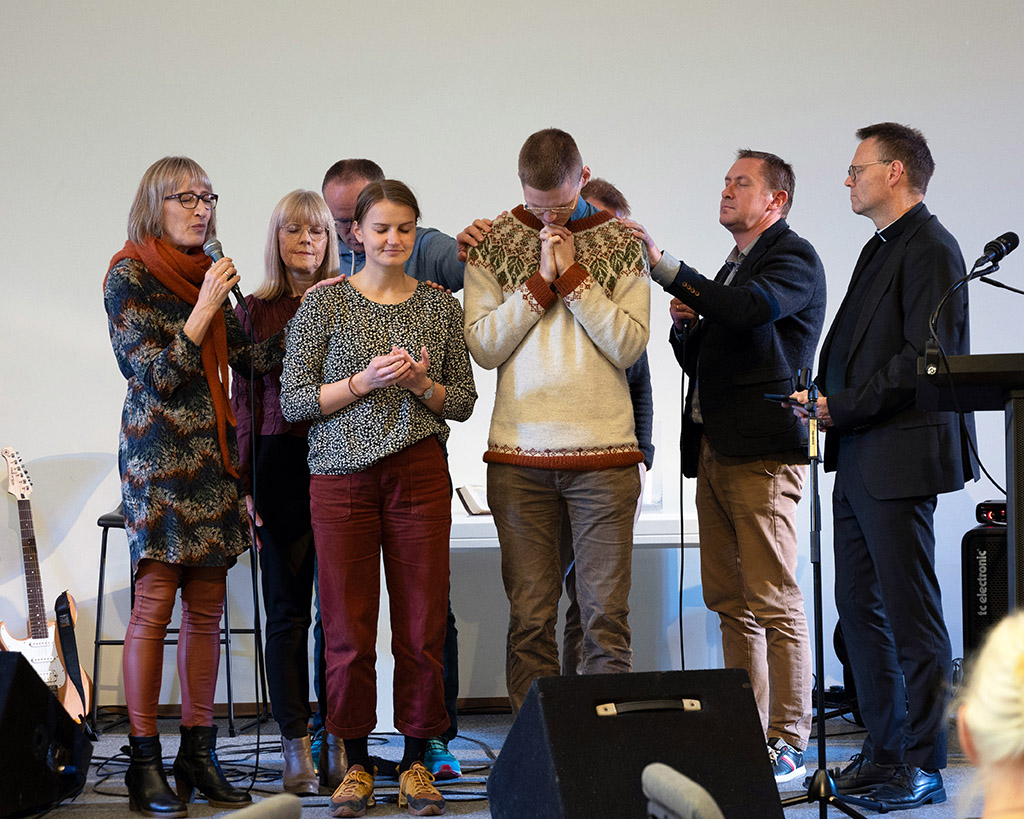 Follow misjonskirke - forbønn for pastorparet.